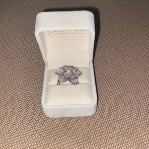 Size 7/8 real diamond flower ring